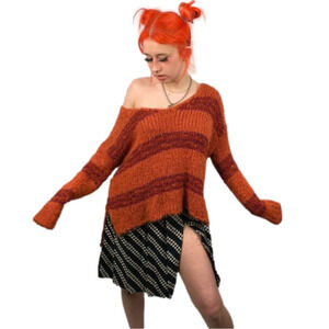 Club Monaco 100% Silk Pleated Skirt with side slit